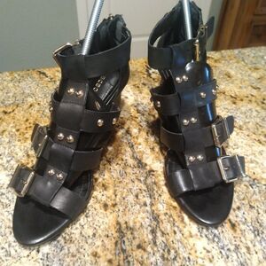 BCBGeneration Fizzy Strappy Gladiator Sandal Heels Black/Gold BG-FIZZY Size 8.5B